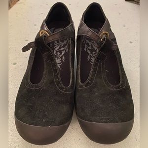 Merrell Plaza Strap Midnight comfort shoe. Black suede leather, women’s size 10